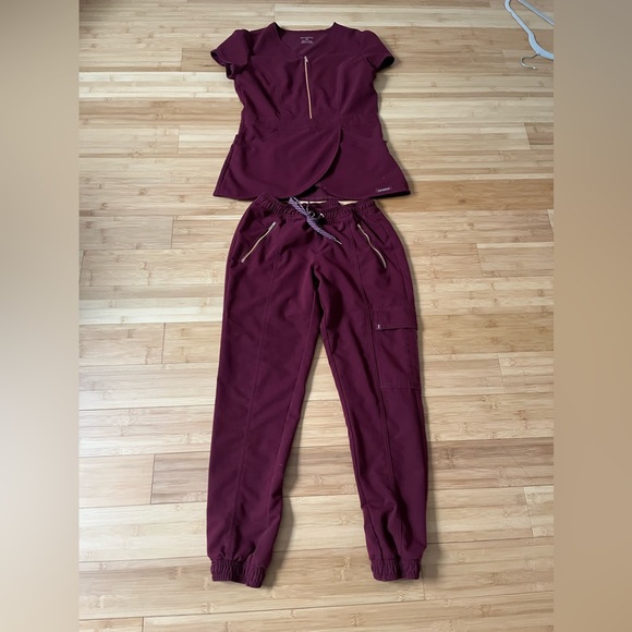 Jaanuu XS Burgundy/Rose Gold  XS tulip/ cargo jogger XSP set - Picture 1 of 6